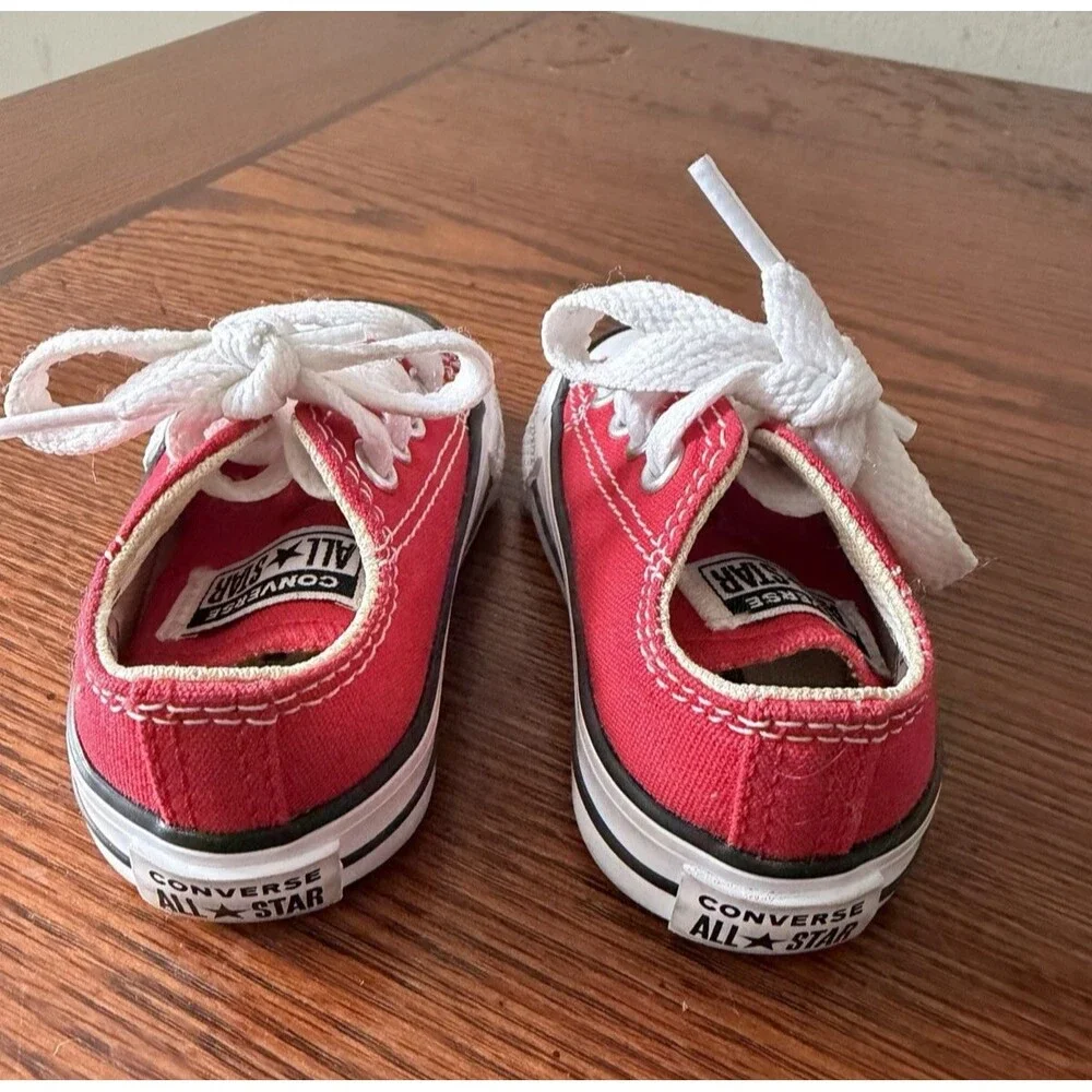 Converse Kids' Chuck Taylor All Star Low Top, Red, 2 Baby Shoes MINT